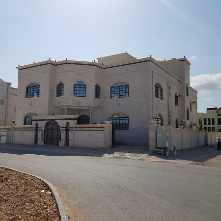 Vila Alarbee Aljeded Salála Exteriér fotografie