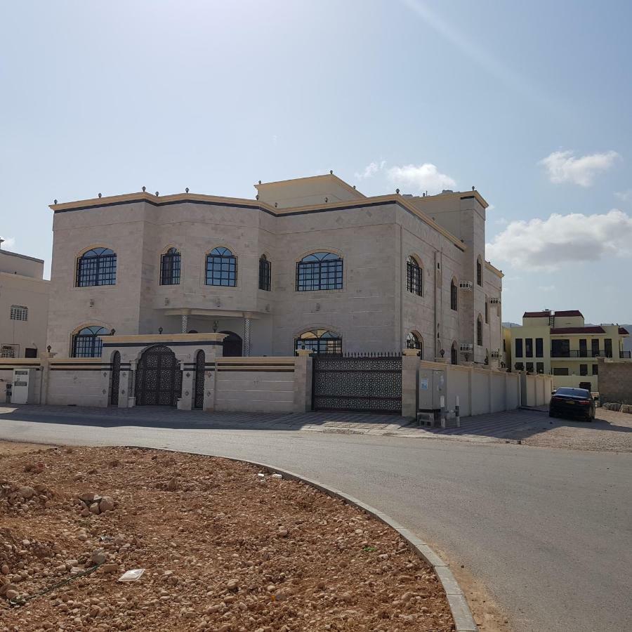Vila Alarbee Aljeded Salála Exteriér fotografie